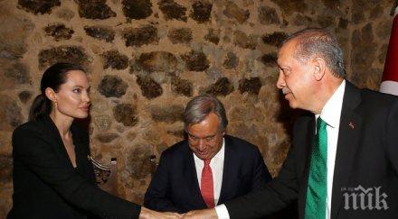 анджелина джоли въвежда шайло хуманитарната мисия