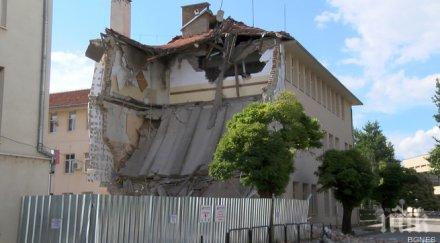 прокуратурата води досъдебно производство срутената стена училище казанлък