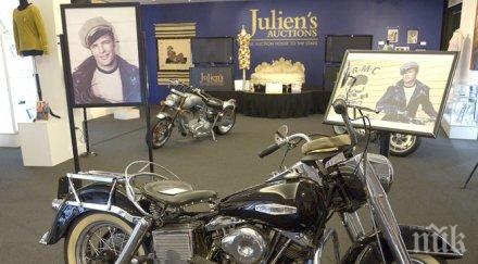 продават мотоциклет марлон брандо