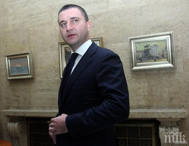 Горанов:  Делът на банките с гръцка собственост в БГ е малък