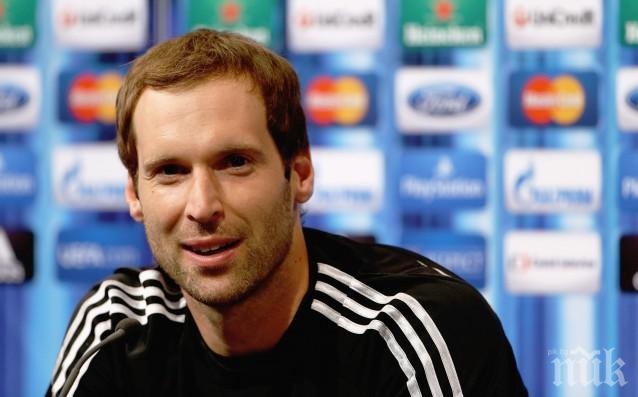 Петър Чех минава медицински прегледи и подписва с Арсенал 