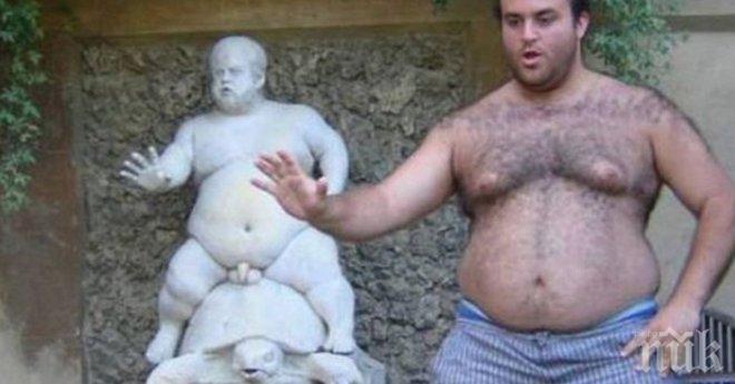 Те знаят какво да правят, когато видят статуи, ти ще вземеш ли пример от тях?