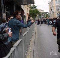 Полицаи спасиха актьора Явор Бахаров от гнева на анти-гей парада