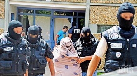 четирима задържани атаката франция