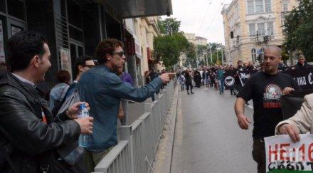 полицаи спасиха актьора явор бахаров гнева анти гей парада