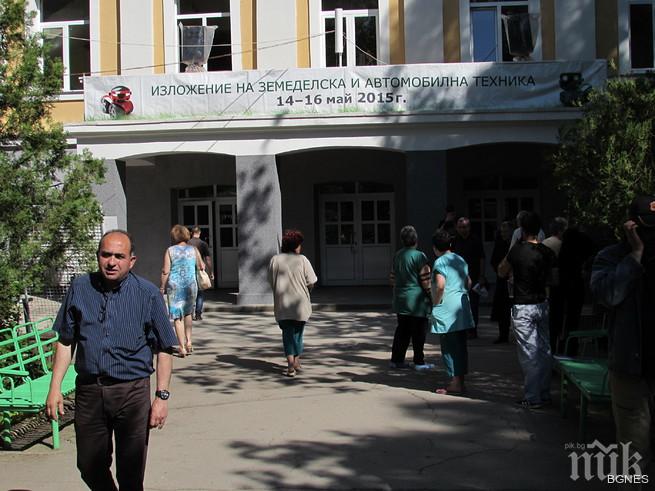 Около 4000 педагози ще напуснат училищата и детските градини