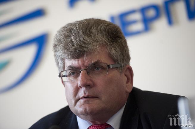 Божков: Защо властите не нотифицират договорите с американските ВЕЦ и ВЕИ-та