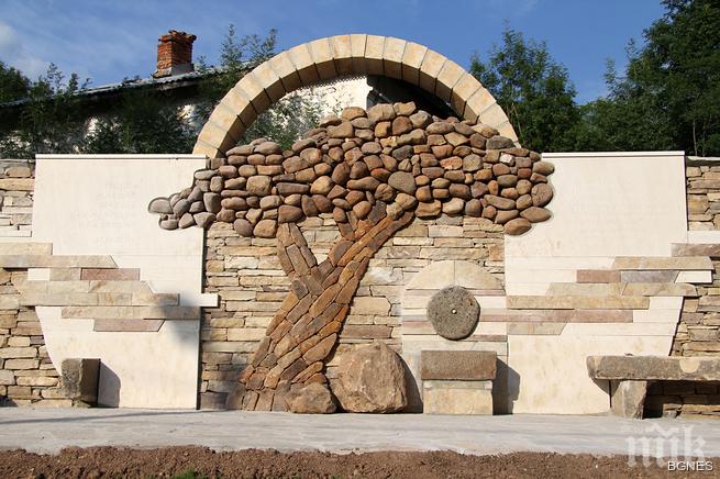 Куриоз! В Горно Негушево ще си имат паметник Референдум