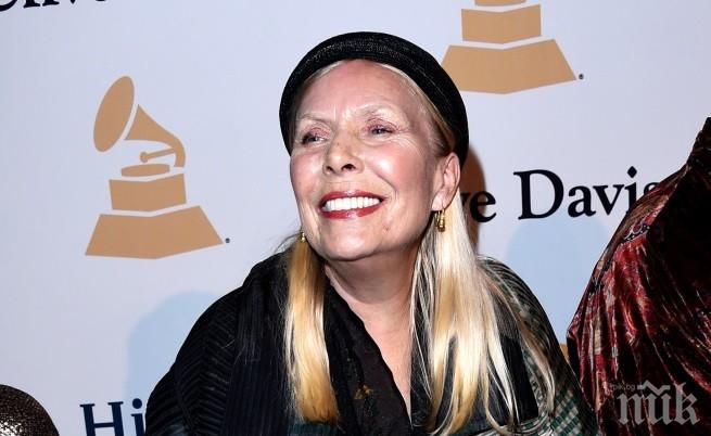 Джони Мичъл загуби гласа си след мозъчна аневризма