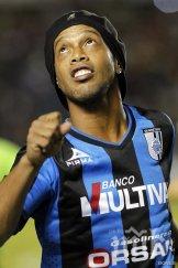 роналдиньо продължи кариерата турция