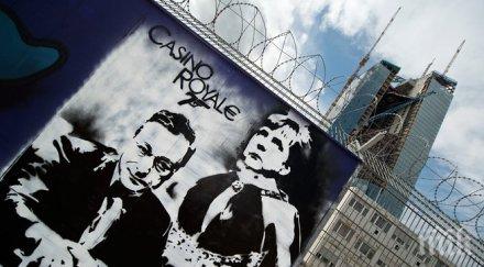 блумбърг гърция подлага тест меркел драги