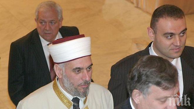 ПИК TV: Главният мюфтия на протеста в Карлово за Куршум джамия