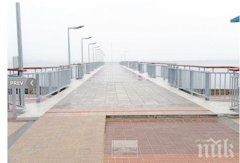 Кораб за разходки потроши ремонтирания Стар кей в Поморие