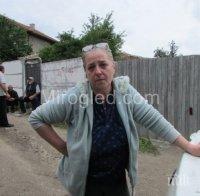 Пострадала от свлачището в Перник: Стените на къщата се цепеха! (снимки)