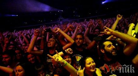 хелоуин джудас прийст подлудиха българската публика