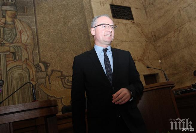 ВКС подкрепи измененията в конституцията