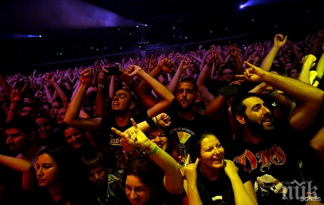 Хелоуин и Джудас Прийст подлудиха българската публика