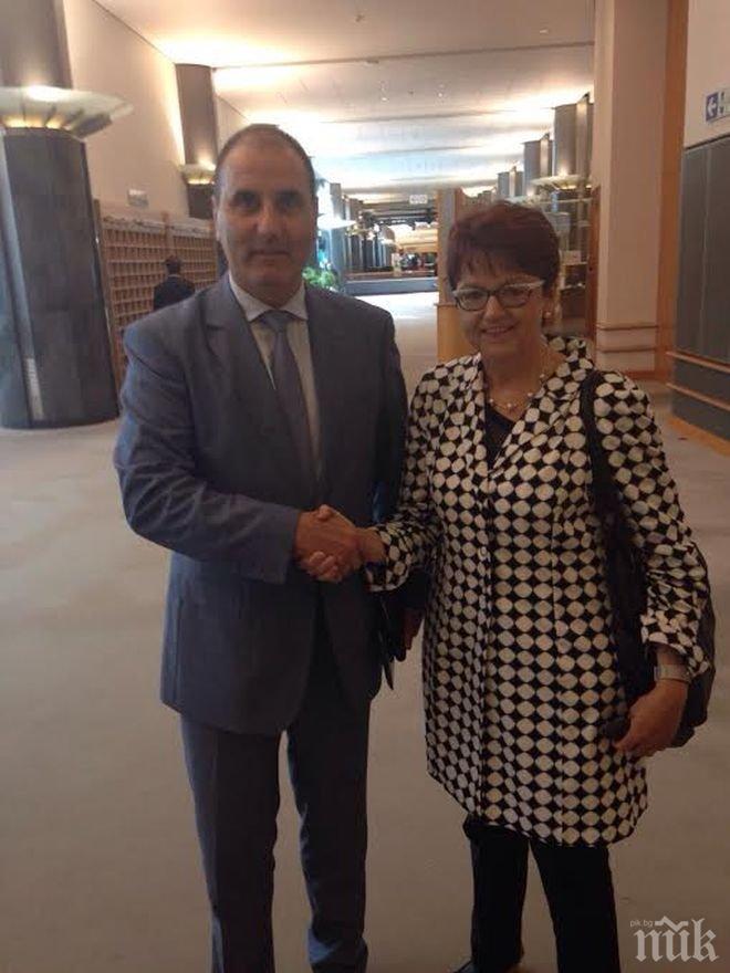 Цветанов разговаря с председателя  на Комисията по бюджетен контрол в ЕП Ингеборг Гресле