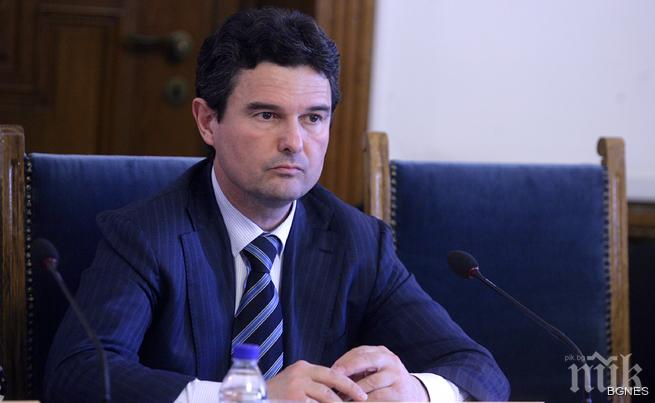 Зеленогорски заплаши с оставка