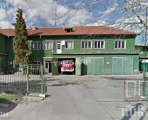 Пиян отнесе портала на пожарната в Лом