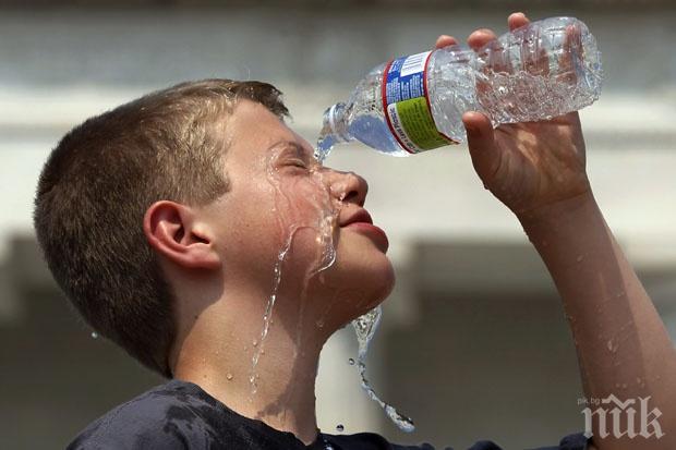 Гореща вълна залива Западна Европа - термометрите не падат под 30 градуса