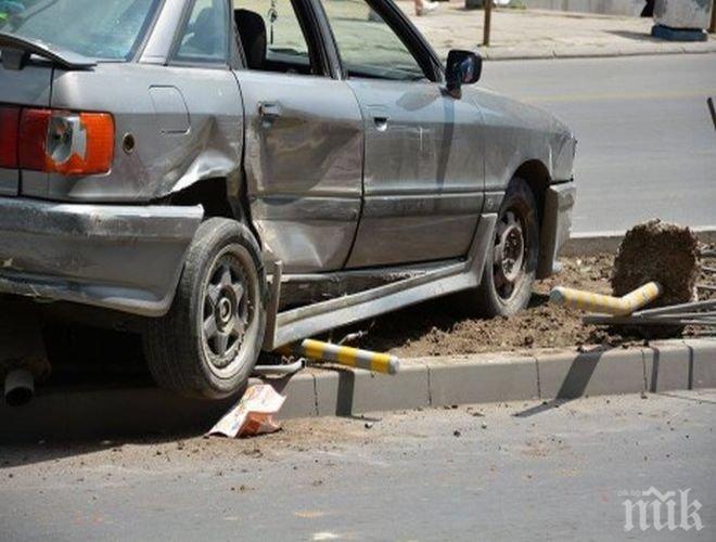 Два автомобила се сблъскаха на бул. Ситняково в столицата
