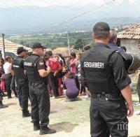 Общината в Гърмен обградена от полиция и протестиращи
