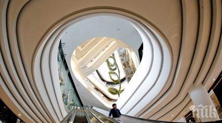 молът катар размери футболни игрища