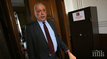 предлагат промени изискванията директор военна информация