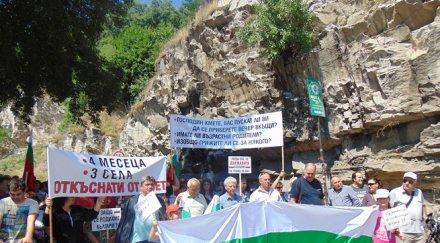 села асеновград четири месеца без път