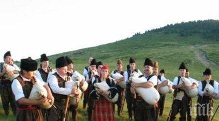 8000 надпяват роженския събор