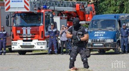 спецчасти задържаха въоръжени похитители центъра сливен снимки