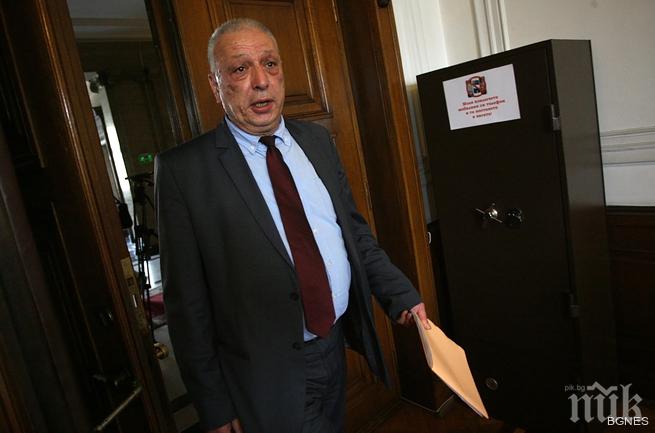 Предлагат промени в изискванията за директор на военна информация