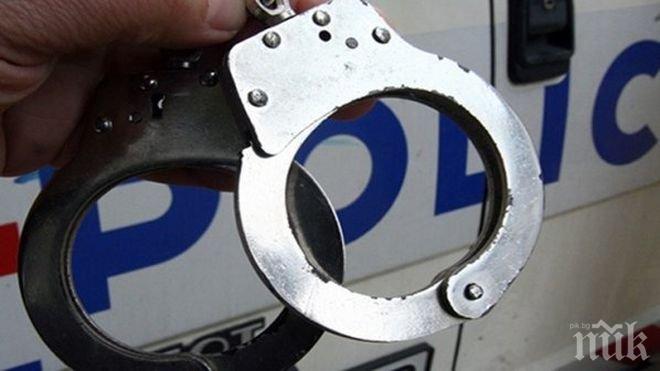 Арестуваха петима мъже при спецакция в Сливен
