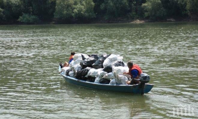 220 кг пластмаса изчистиха от Люляка