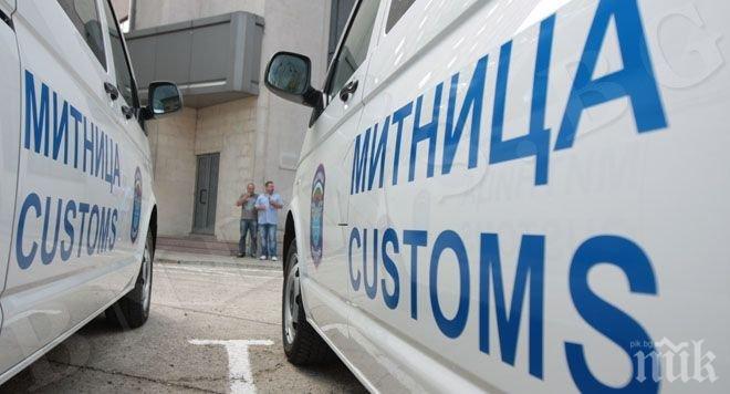 Митничари минават на ротация и психотест