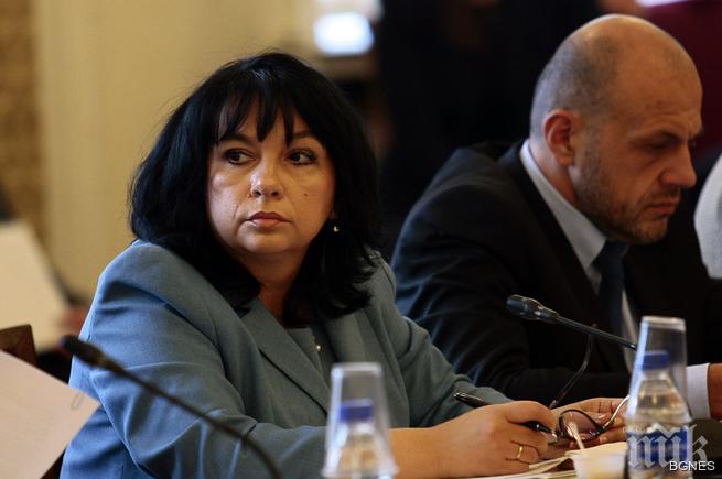 Петкова: Ще има промяна при изкупуването на енергията от ВЕИ