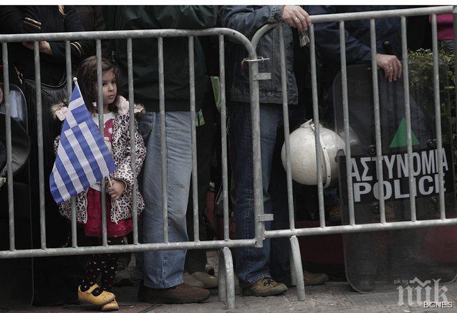 Гръцките деца са обречени на бедност и лишения 