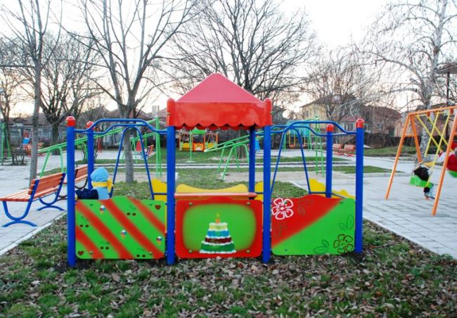 В София има над 2000 опасни детски площадки