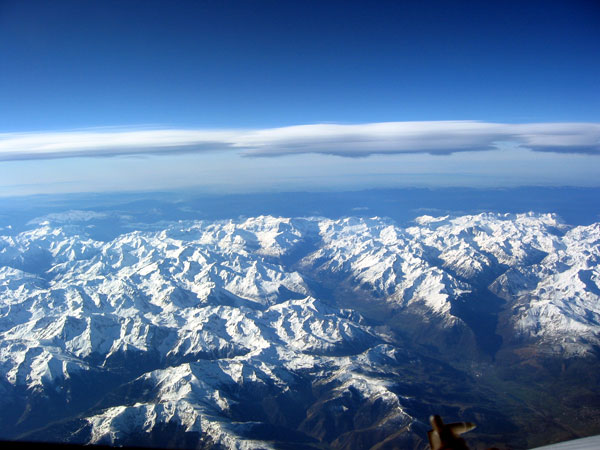 Евакуираха 1 200 скиори в Испанските Пиренеи 