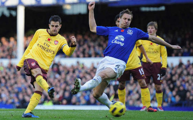 Английски национал преподписа с Евертън