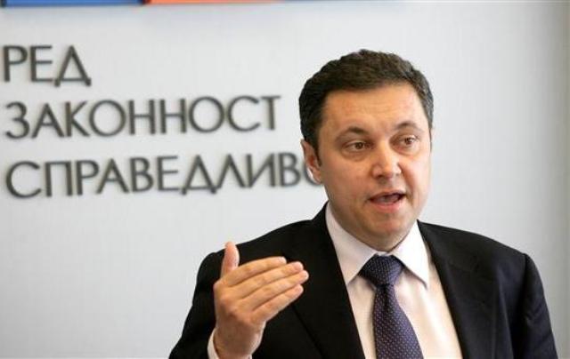 Яне Янев: Ще има раирани костюми за бивши министри 