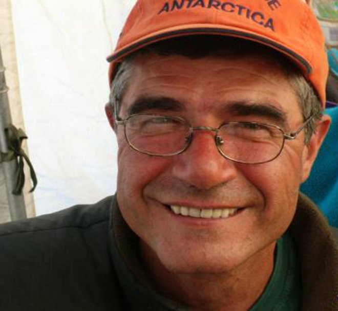 Българското знаме грейва на Южния полюс на Ивановден