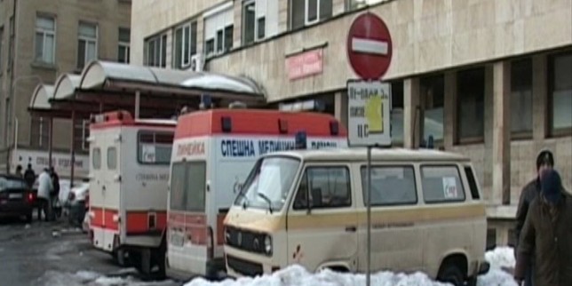 Мъж издъхна в болничен асансьор