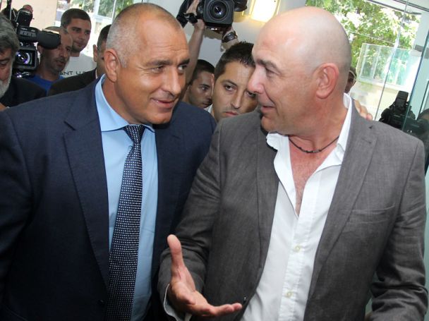 Милото с 800 лв. заплата, шофьорът му с 1000 лв.