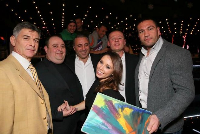 Мика Стоичкова и звезди събраха 15 000 лв. за сираци 