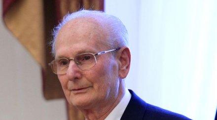 почина бившият председател конституционния съд неделчо беронов