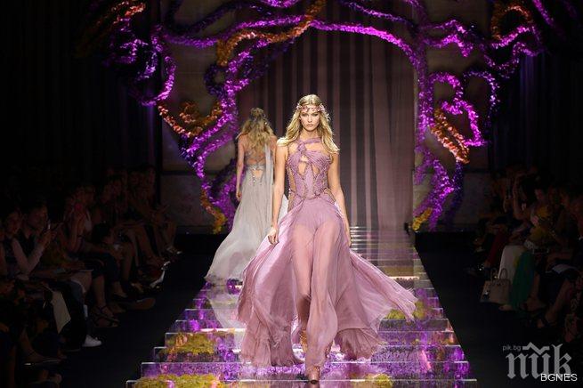 Версаче гледа към 2016 от Париж 