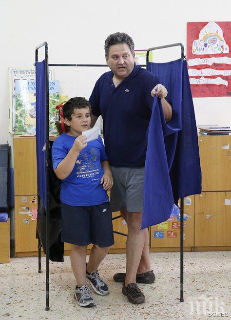 Гръцкият референдум минава без произшествия