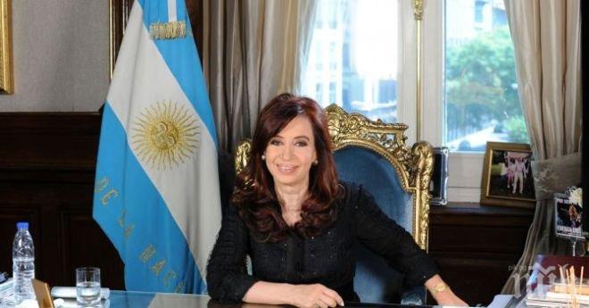 Президентът на Аржентина: Резултатите от референдума в Гърция са победа на демокрацията
